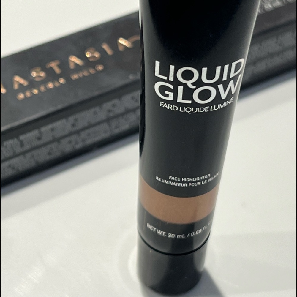 Anastasia Beverly Hills LIQUID GLOW